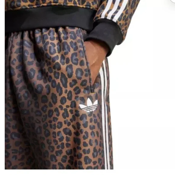 adidas Originals Men's Firebird Loose Leopard Track Pants - Picture 4 of 6